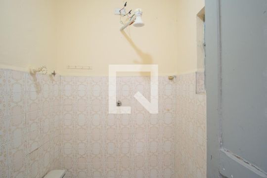 Banheiro de Serviço de casa para alugar com 3 quartos, 200m² em Cidade Mãe do Céu, São Paulo