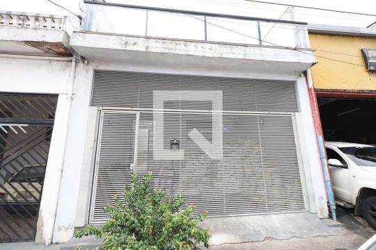 Fachada de casa à venda com 1 quarto, 240m² em Vila Fernandes, São Paulo