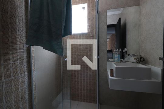 Banheiro da Suíte de casa à venda com 1 quarto, 240m² em Vila Fernandes, São Paulo