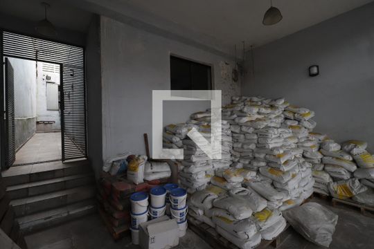 Garagem de casa à venda com 1 quarto, 240m² em Vila Fernandes, São Paulo