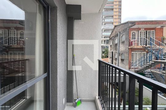 Sacada de kitnet/studio à venda com 1 quarto, 28m² em Pinheiros, São Paulo