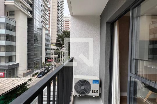 Sacada de kitnet/studio à venda com 1 quarto, 28m² em Pinheiros, São Paulo