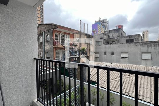 Sacada de kitnet/studio para alugar com 1 quarto, 28m² em Pinheiros, São Paulo
