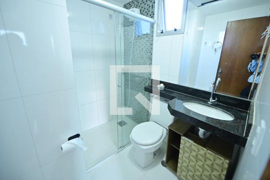 Banheiro  de apartamento à venda com 2 quartos, 56m² em Setor Pedro Ludovico, Goiânia