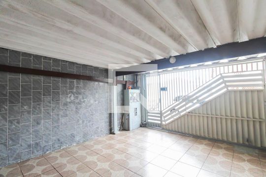 Garagem de casa à venda com 3 quartos, 120m² em Jardim Vera Cruz(zona Leste), São Paulo
