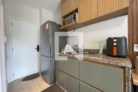 Cozinha de apartamento para alugar com 1 quarto, 25m² em Butantã, São Paulo