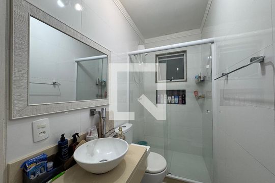 Suíte 1 - Banheiro de casa de condomínio à venda com 4 quartos, 170m² em Vargem Pequena, Rio de Janeiro