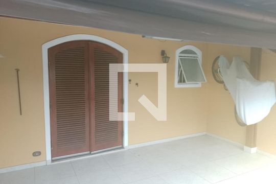 Área Externa de casa à venda com 3 quartos, 159m² em Vila Medeiros, São Paulo