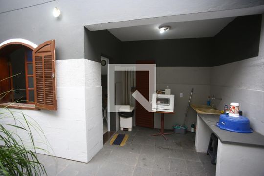 Área de Serviço de casa à venda com 6 quartos, 360m² em João Pinheiro, Belo Horizonte