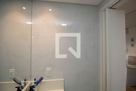 Banheiro da Suíte de apartamento para alugar com 2 quartos, 52m² em Carandiru, São Paulo