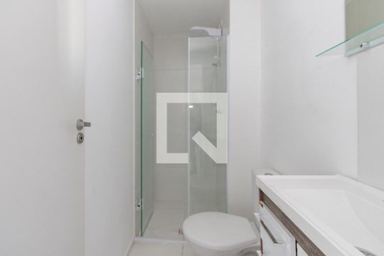 Banheiro de apartamento para alugar com 2 quartos, 30m² em Jardim Aeroporto, São Paulo