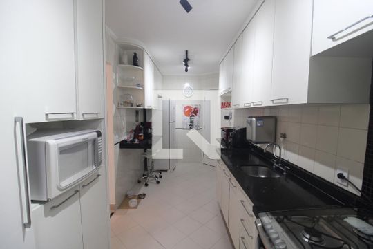 Cozinha de apartamento à venda com 3 quartos, 93m² em Chora Menino, São Paulo