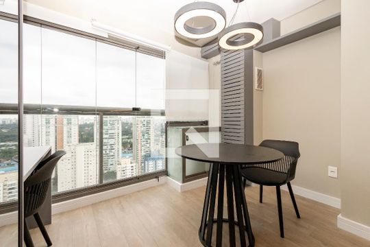 Varanda de kitnet/studio à venda com 1 quarto, 32m² em Jardim das Acacias, São Paulo