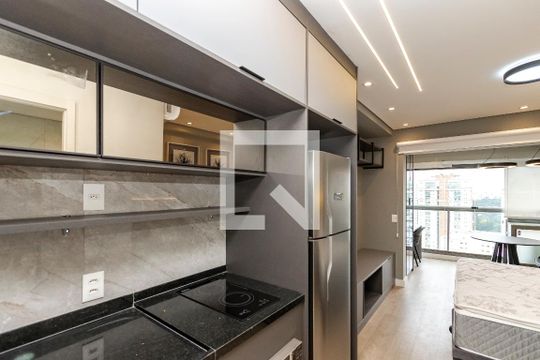 Cozinha de kitnet/studio à venda com 1 quarto, 32m² em Jardim das Acacias, São Paulo