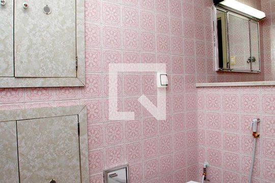 Banheiro 1 de apartamento à venda com 3 quartos, 159m² em Centro Histórico, Porto Alegre