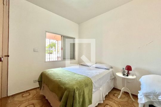 Quarto 1 de casa para alugar com 4 quartos, 250m² em Cidade Domitila, São Paulo