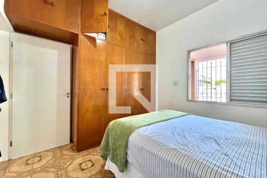Quarto 1 de casa para alugar com 4 quartos, 250m² em Cidade Domitila, São Paulo