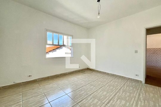 Edícula de casa para alugar com 4 quartos, 250m² em Cidade Domitila, São Paulo