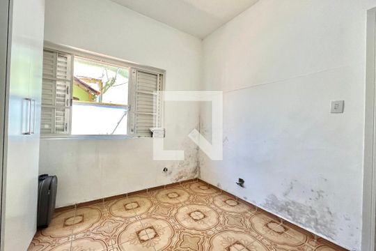 Suite de casa para alugar com 4 quartos, 250m² em Cidade Domitila, São Paulo