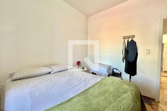 Quarto 1 de casa para alugar com 4 quartos, 250m² em Cidade Domitila, São Paulo