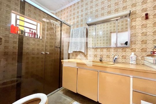 Banheiro da Suíte de casa para alugar com 4 quartos, 250m² em Cidade Domitila, São Paulo