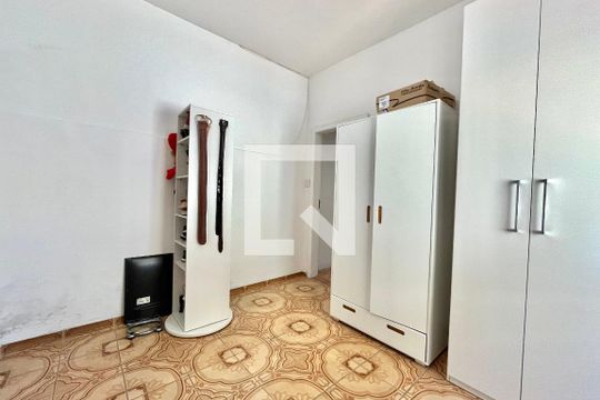 Suite de casa para alugar com 4 quartos, 250m² em Cidade Domitila, São Paulo
