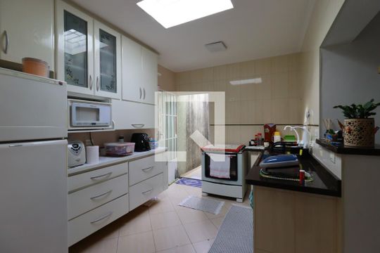 Cozinha de casa para alugar com 3 quartos, 150m² em Jardim Monte Libano, Santo André