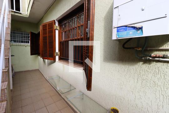 Corredor externo de casa para alugar com 3 quartos, 150m² em Jardim Monte Libano, Santo André