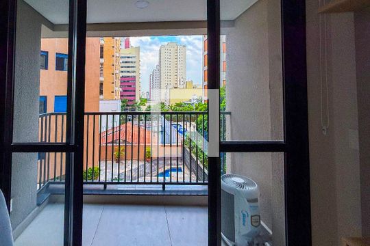 Varanda de kitnet/studio para alugar com 1 quarto, 40m² em Sumarezinho, São Paulo