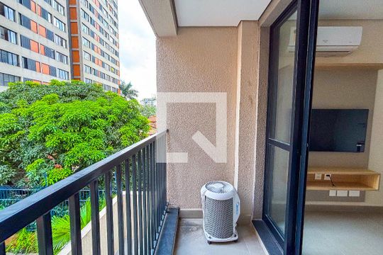 Varanda de kitnet/studio para alugar com 1 quarto, 40m² em Sumarezinho, São Paulo