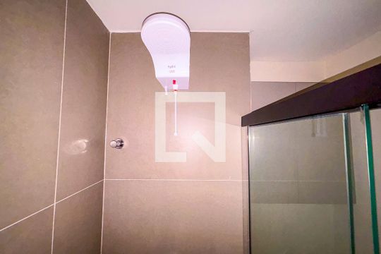 Banheiro de kitnet/studio para alugar com 1 quarto, 40m² em Sumarezinho, São Paulo