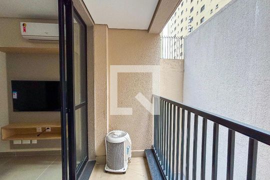 Varanda de kitnet/studio para alugar com 1 quarto, 40m² em Sumarezinho, São Paulo