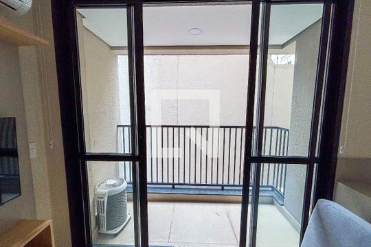 Varanda de kitnet/studio para alugar com 1 quarto, 40m² em Sumarezinho, São Paulo