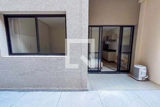 Varanda de kitnet/studio para alugar com 1 quarto, 38m² em Sumarezinho, São Paulo