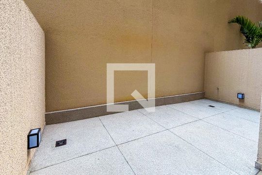 Varanda de kitnet/studio para alugar com 1 quarto, 38m² em Sumarezinho, São Paulo