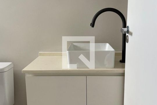 Banheiro de apartamento à venda com 2 quartos, 50m² em Vila Príncipe de Gales, Santo André