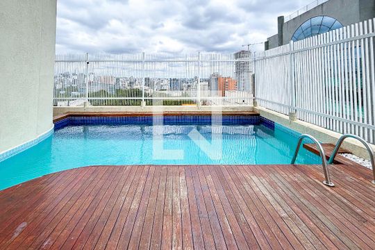 Área comum - Piscina de apartamento para alugar com 1 quarto, 47m² em Pinheiros, São Paulo