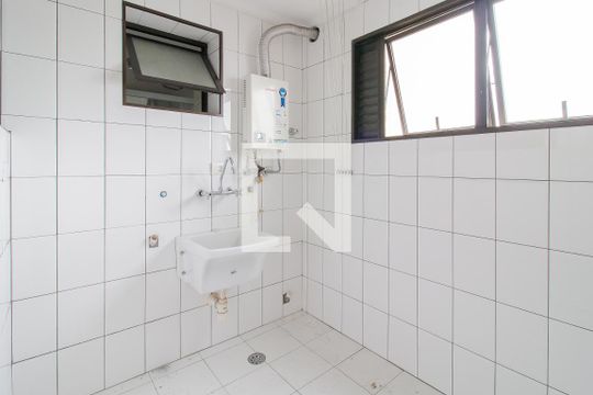Área de Serviço de apartamento para alugar com 3 quartos, 108m² em Vila Bocaina, Mauá