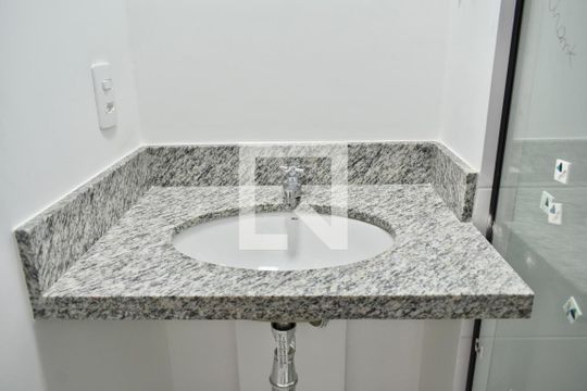 Banheiro  de kitnet/studio à venda com 1 quarto, 25m² em Vila da Saúde, São Paulo