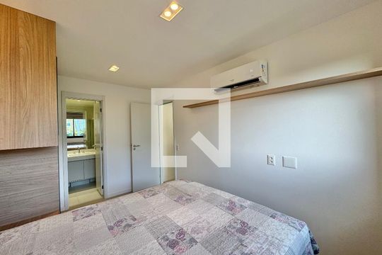 Suíte de apartamento à venda com 2 quartos, 79m² em Barra da Tijuca, Rio de Janeiro