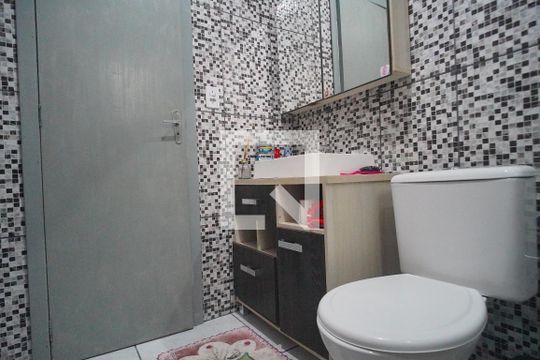 Banheiro de casa à venda com 2 quartos, 110m² em Canudos, Novo Hamburgo