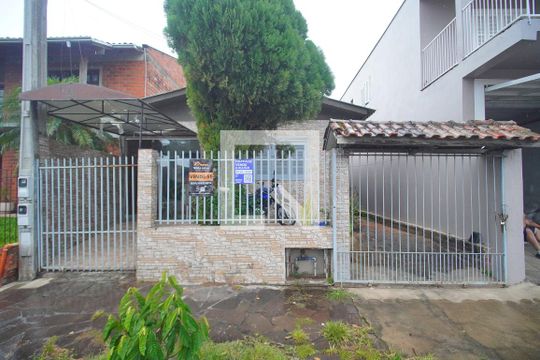 Fachada de casa à venda com 2 quartos, 110m² em Canudos, Novo Hamburgo