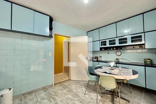 Cozinha de casa à venda com 5 quartos, 260m² em Vila Alexandria, São Paulo