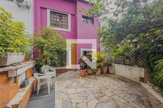Garagem de casa à venda com 4 quartos, 120m² em Pinheiros, São Paulo
