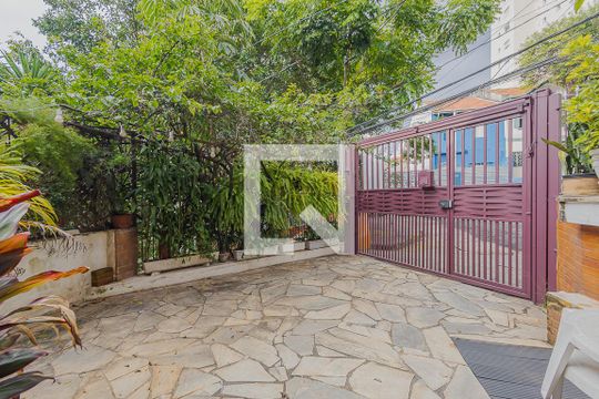Garagem de casa à venda com 4 quartos, 120m² em Pinheiros, São Paulo