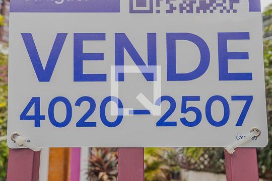 Plaquinha de casa à venda com 4 quartos, 120m² em Pinheiros, São Paulo