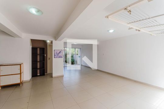 Garagem de casa à venda com 4 quartos, 300m² em Jardim da Gloria, São Paulo