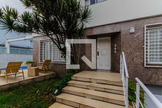 Fachada interna de casa à venda com 4 quartos, 300m² em Jardim da Gloria, São Paulo