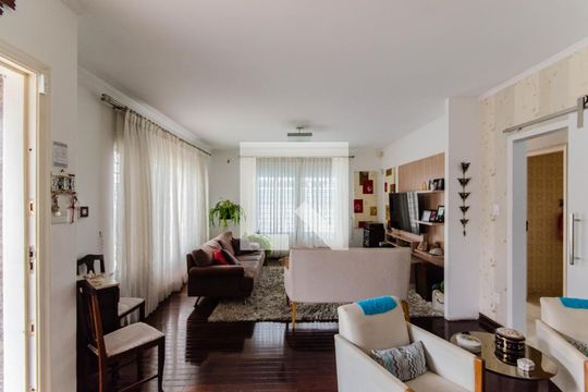 Casa à venda com 4 quartos, 300m² em Jardim da Gloria, São Paulo