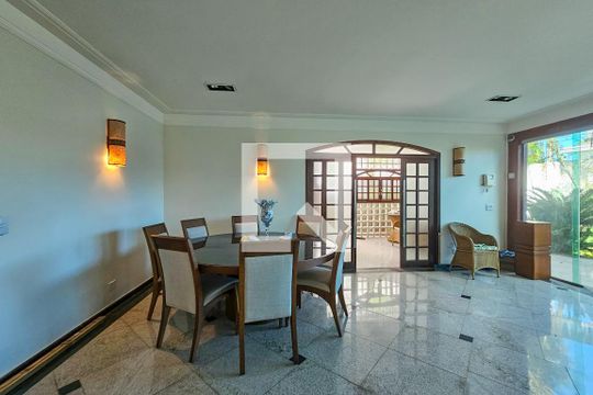 Sala de casa para alugar com 3 quartos, 300m² em Balneario Cidade Atlantica, Guarujá